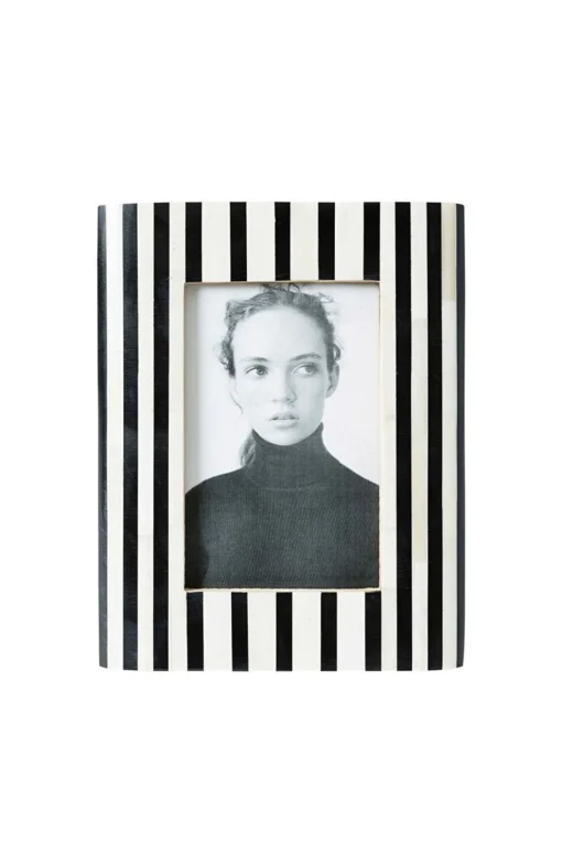 Husk Striped Frame - Black & White